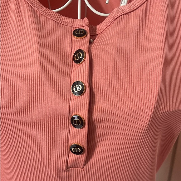 Pink Ribbed Snap Button Tee – Size M - Picture 3 of 10